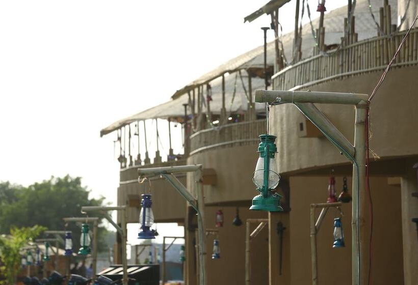 Hotel Natraj & Resort