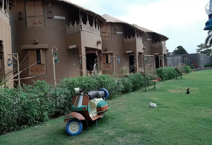 Hotelli Natraj & Resort