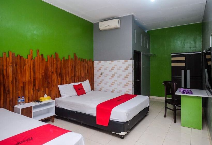 Hotel Reddoorz Syariah @ Colomadu 2