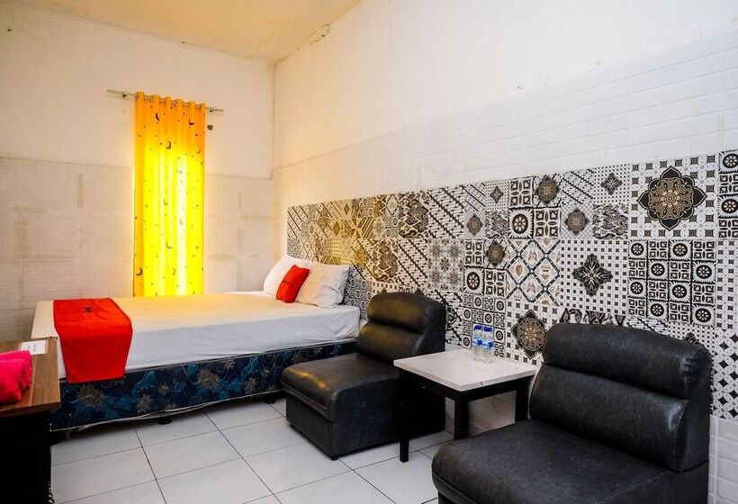 Hotel Reddoorz Syariah @ Colomadu 2