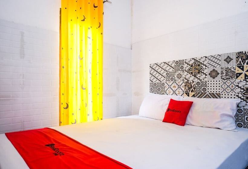 Hotel Reddoorz Syariah @ Colomadu 2