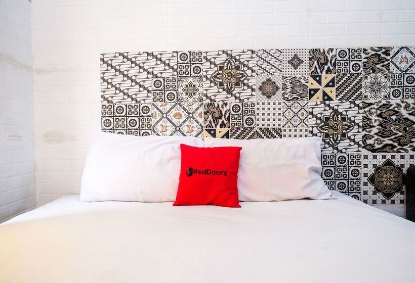 Hotel Reddoorz Syariah @ Colomadu 2