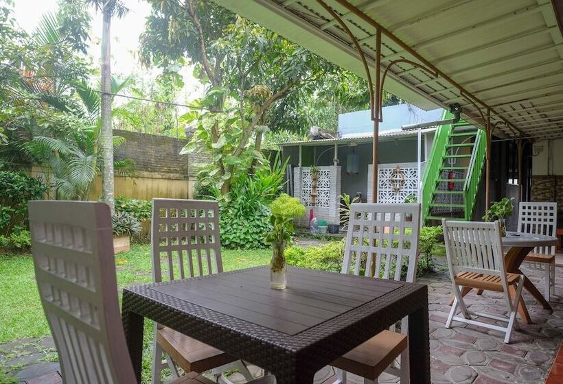 Hotel Reddoorz Syariah @ Colomadu 2