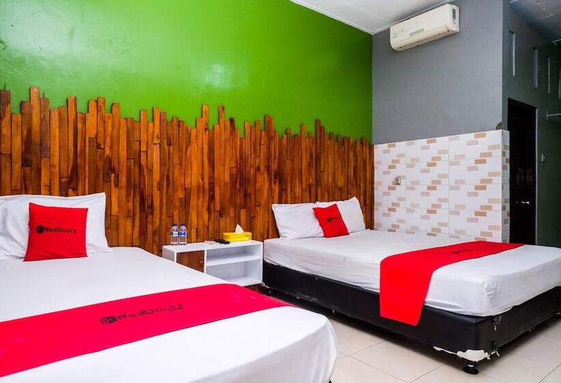 Hotel Reddoorz Syariah @ Colomadu 2