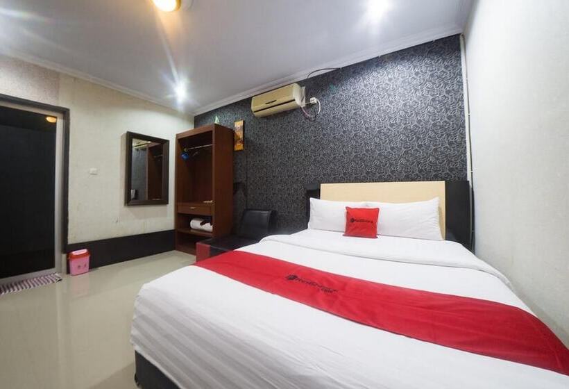 בית מלון כפרי Reddoorz Syariah Near Rsud Ainun Habibie Gorontalo