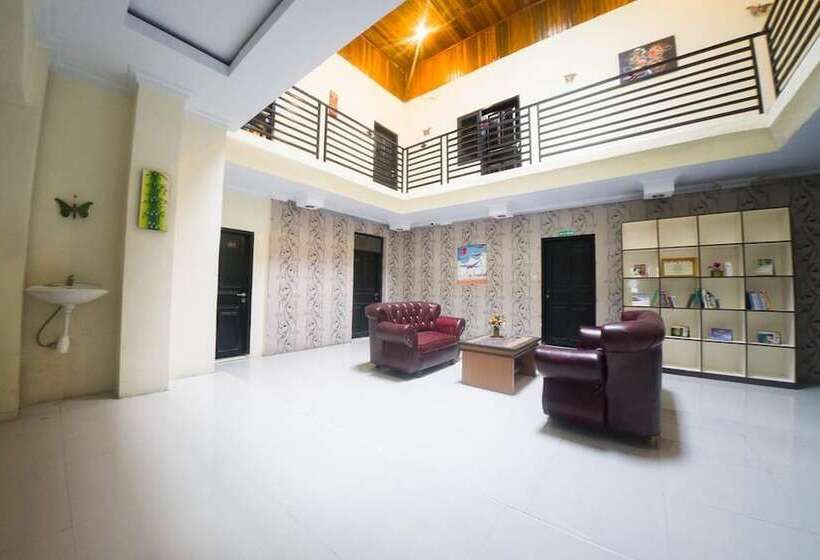 בית מלון כפרי Reddoorz Syariah Near Rsud Ainun Habibie Gorontalo