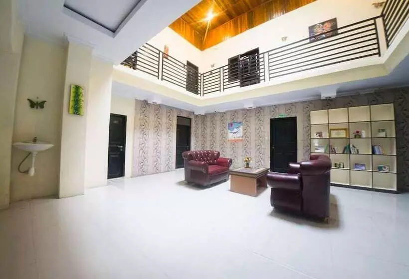 ホテル Reddoorz Syariah Near Rsud Ainun Habibie Gorontalo