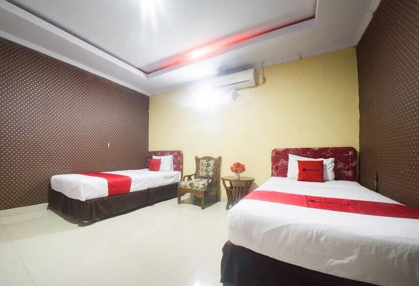 בית מלון כפרי Reddoorz Syariah Near Rsud Ainun Habibie Gorontalo