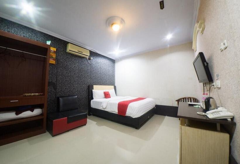 בית מלון כפרי Reddoorz Syariah Near Rsud Ainun Habibie Gorontalo