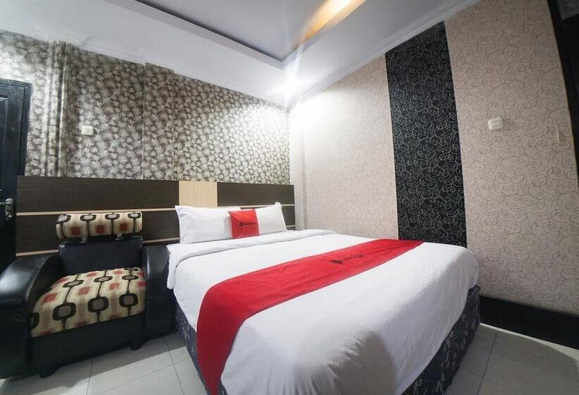 בית מלון כפרי Reddoorz Syariah Near Rsud Ainun Habibie Gorontalo