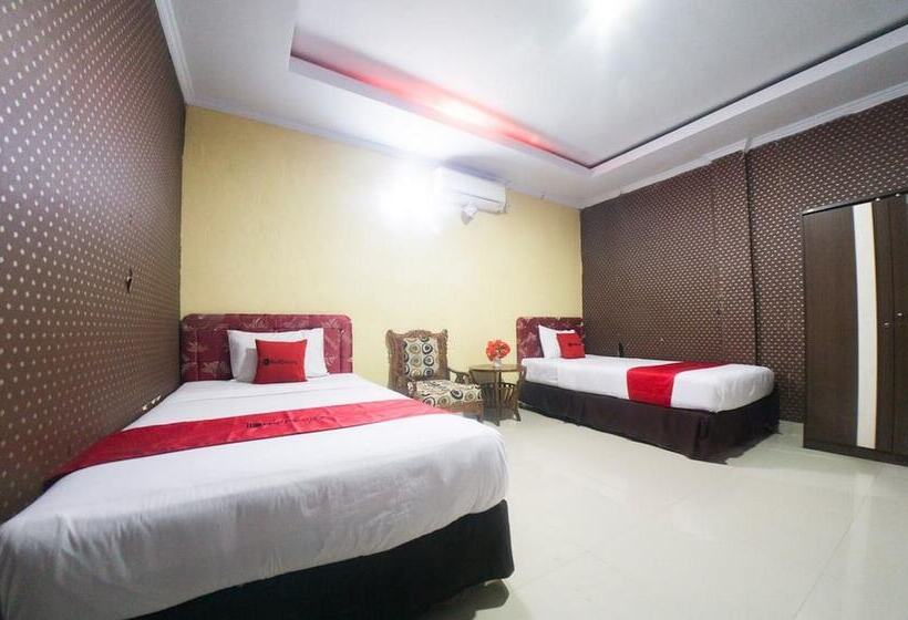 בית מלון כפרי Reddoorz Syariah Near Rsud Ainun Habibie Gorontalo