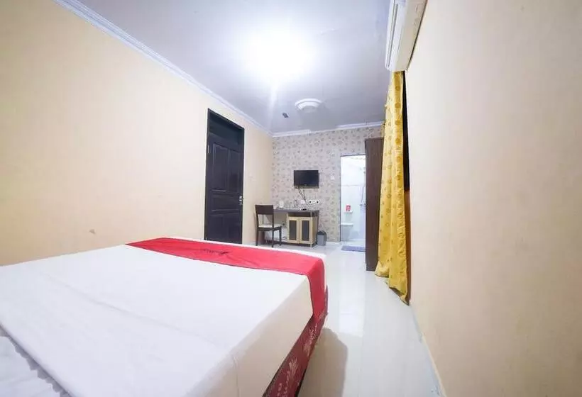 ホテル Reddoorz Syariah Near Rsud Ainun Habibie Gorontalo