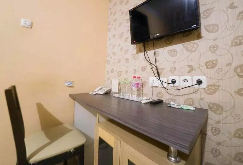 ホテル Reddoorz Syariah Near Rsud Ainun Habibie Gorontalo