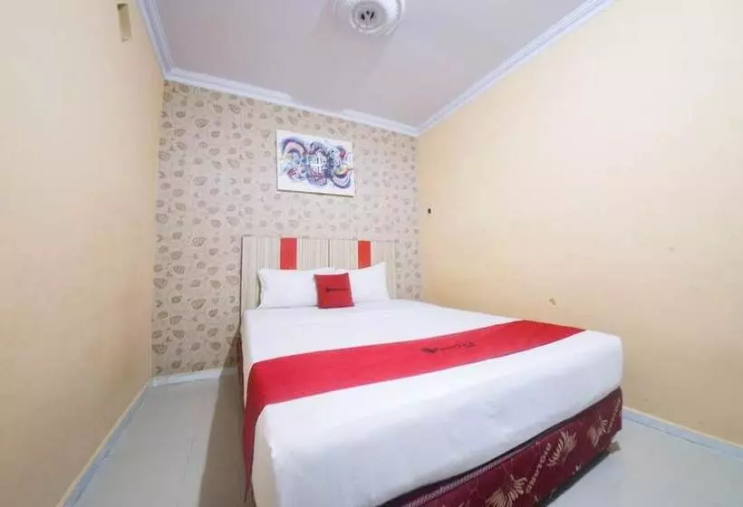 ホテル Reddoorz Syariah Near Rsud Ainun Habibie Gorontalo