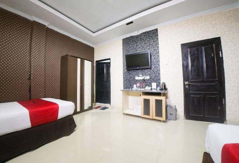 בית מלון כפרי Reddoorz Syariah Near Rsud Ainun Habibie Gorontalo