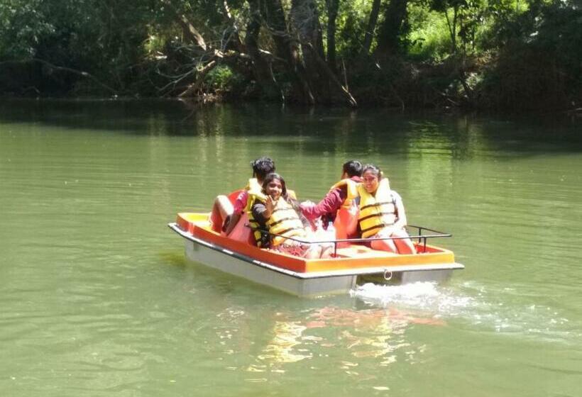 호텔 River Near Coorg
