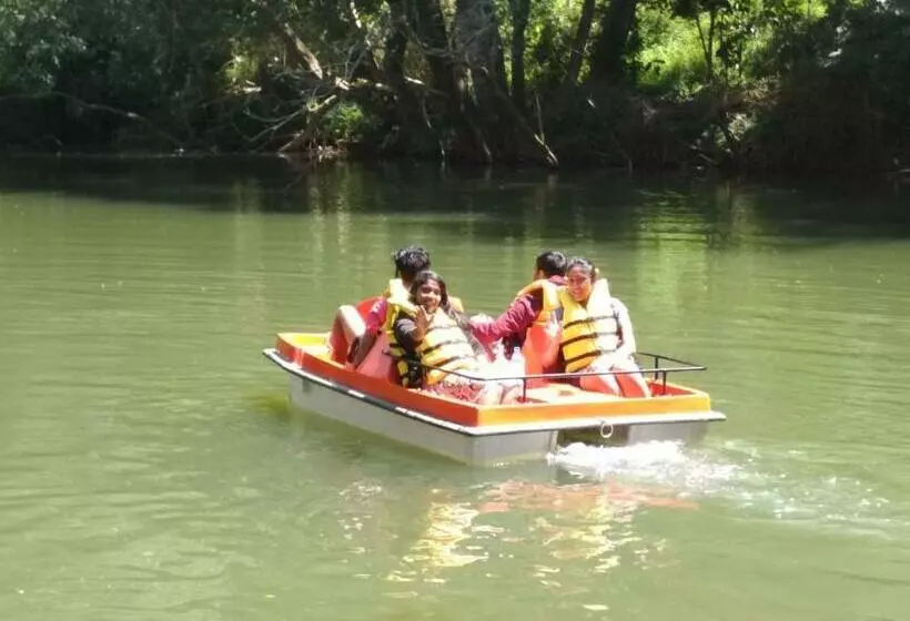 ホテル River Near Coorg
