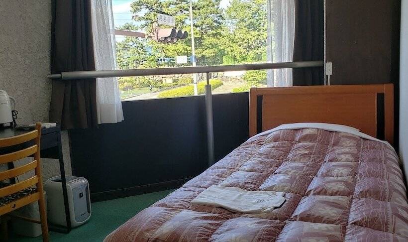 בית מלון כפרי Takamatsu Station