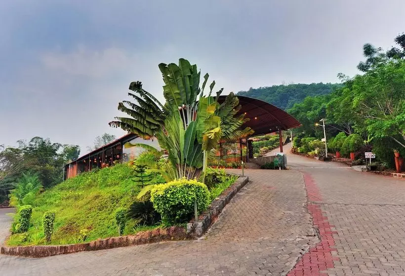 ホテル The Estate Resort, Mangalore