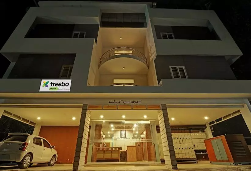 Hotelli Treebo Sreepathi Nirmalyam   400 Mtr From Guruvayoor Temple