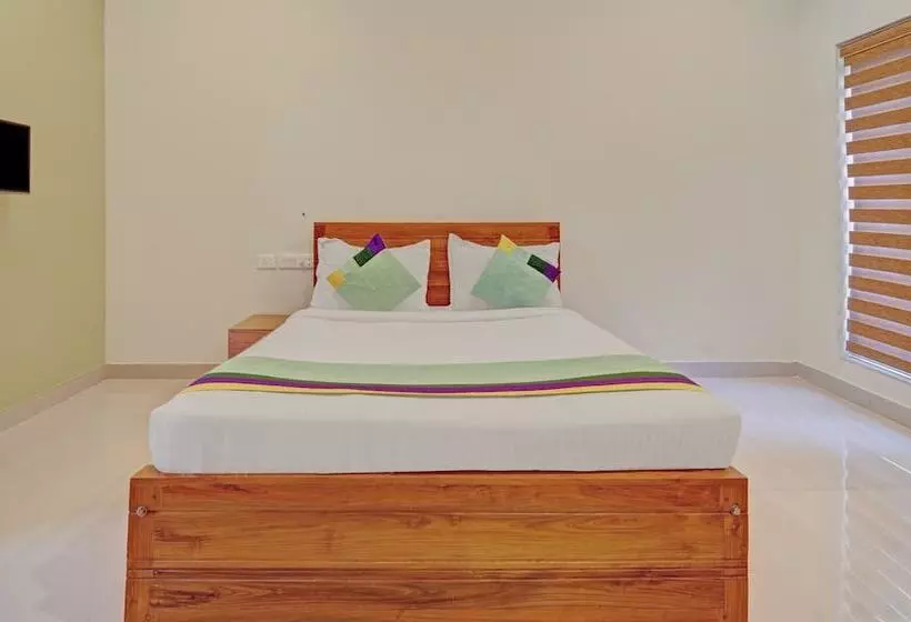 Hotelli Treebo Sreepathi Nirmalyam   400 Mtr From Guruvayoor Temple