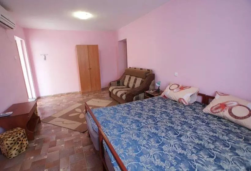 Majatalo Guest House Yuzhniy