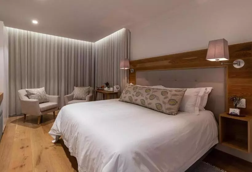 Majatalo Oceans Guest House & Luxurious Apartments