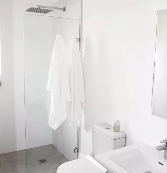 Majatalo Oceans Guest House & Luxurious Apartments