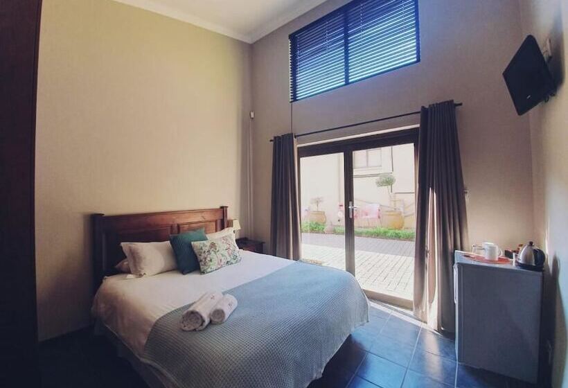 פנסיון St Anna Guesthouse