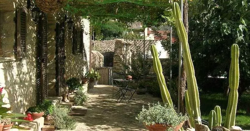 ベッドアンドブレックファースト Sa Domu De Sa Contissa