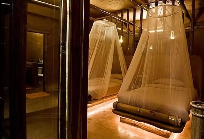 Hotelli Baan Huay Namrin