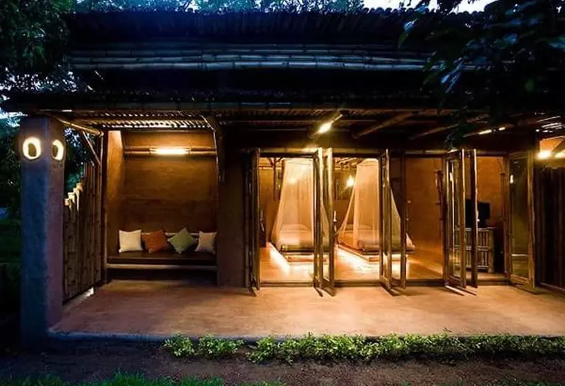 Hotelli Baan Huay Namrin