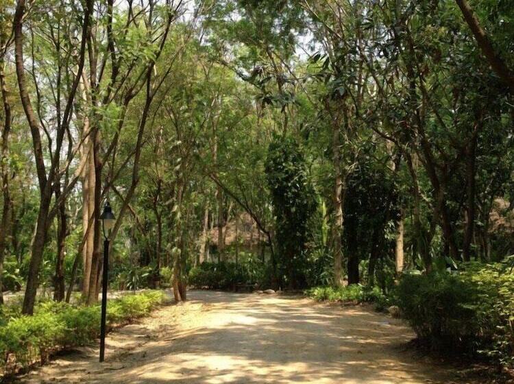 هتل Baan Huay Namrin