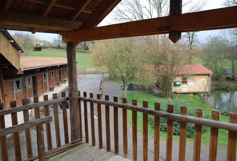 ホテル Camping La Chevauchee