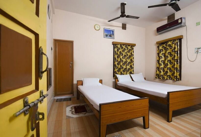 ホテル Spot On 48582 Monalisa Lodge