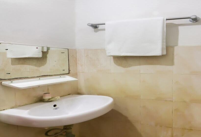 ホテル Spot On 49047 Shree Chaitanya Math Bhakti Villas