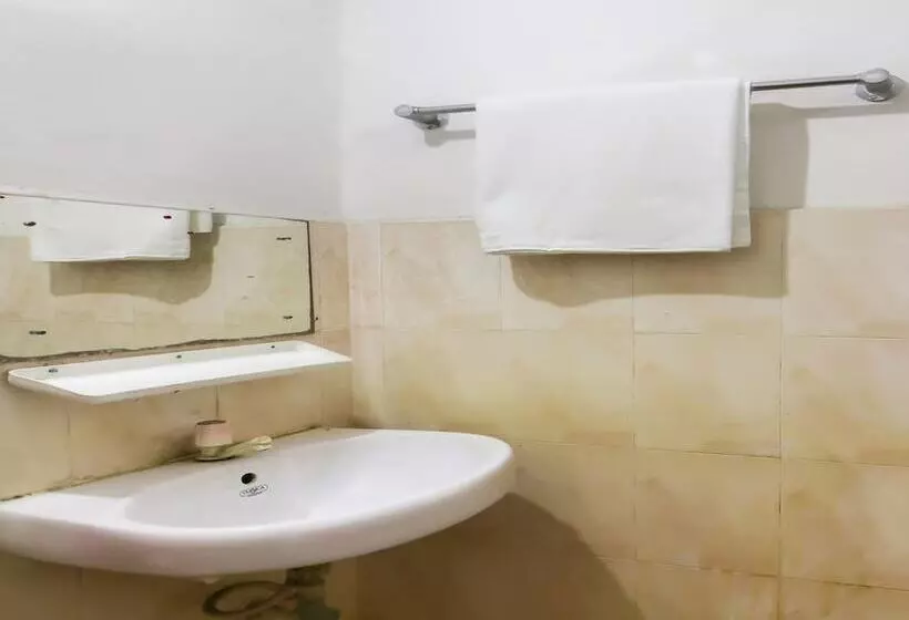 Hotelli Spot On 49047 Shree Chaitanya Math Bhakti Villas