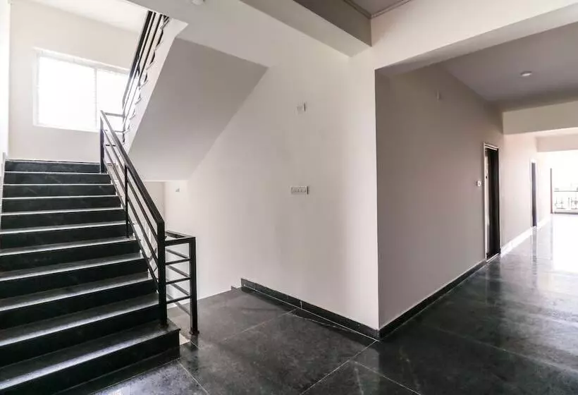 Hotelli Spot On 49483 Dew Drops