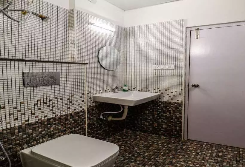 Hotelli Spot On 49483 Dew Drops