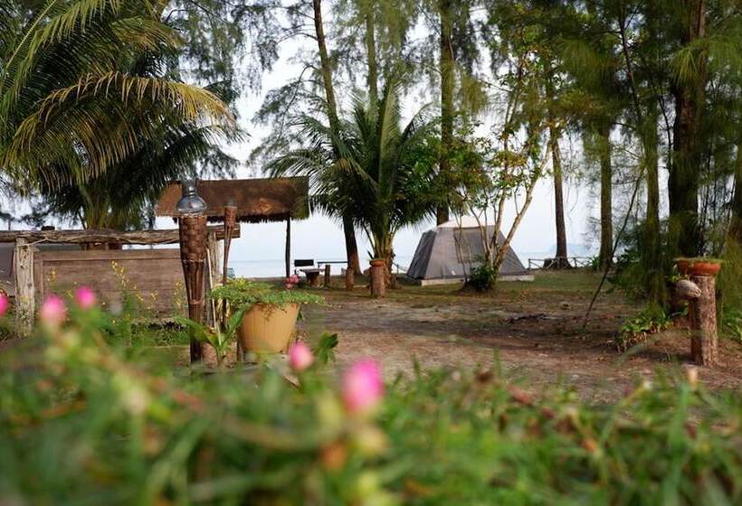 호텔 The Camp Resort