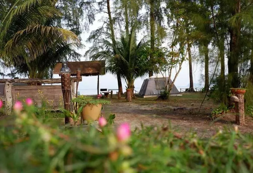 Hotelli The Camp Resort