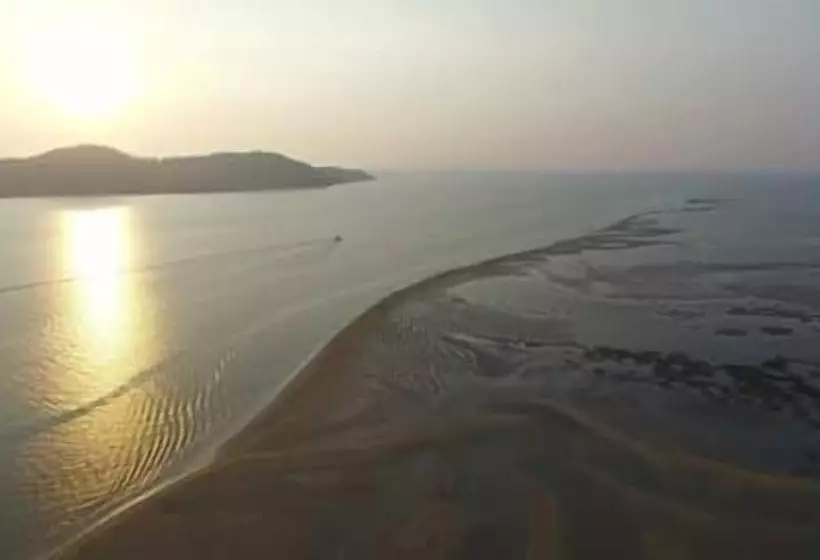 Hotelli The Camp Resort