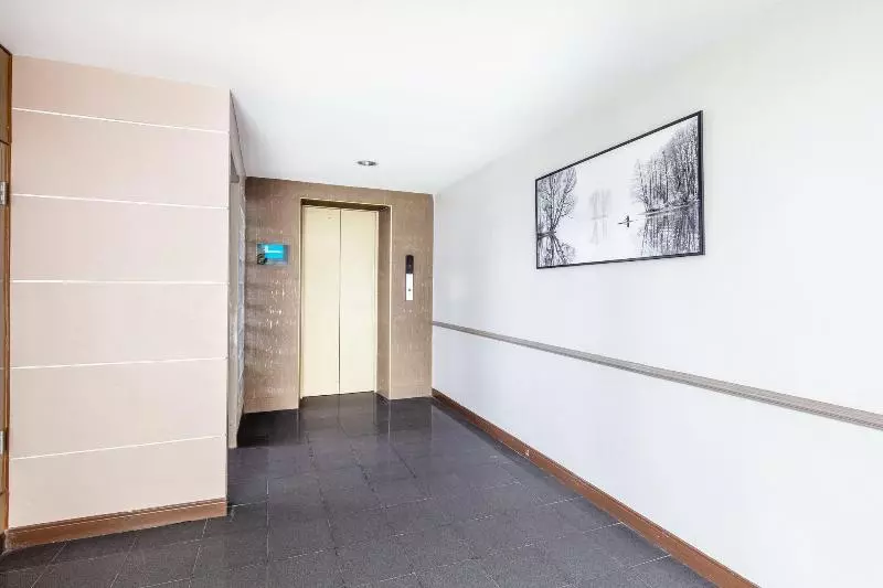 Livotel Express Hotel Bang Kruai Nonthaburi   No Parking