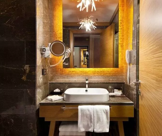 Magna Pivot Hotel   Boutique Class