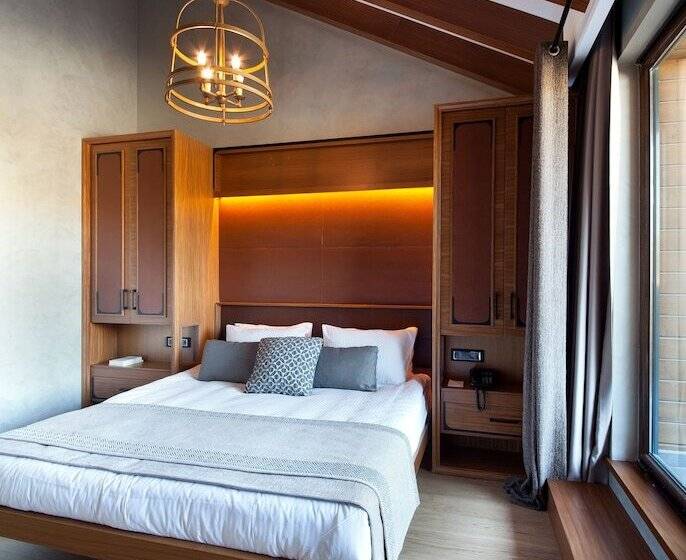 Magna Pivot Hotel Boutique Class