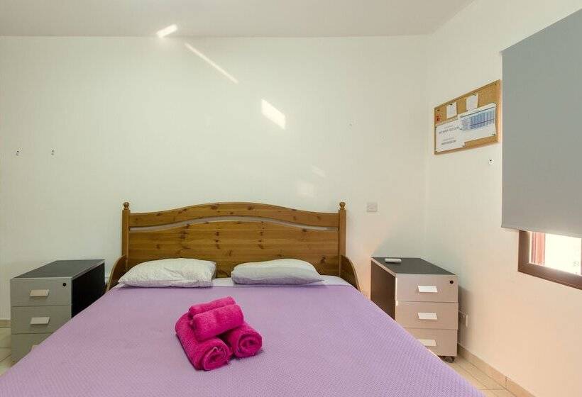 بنسيون Acticon Rooms Larnaca