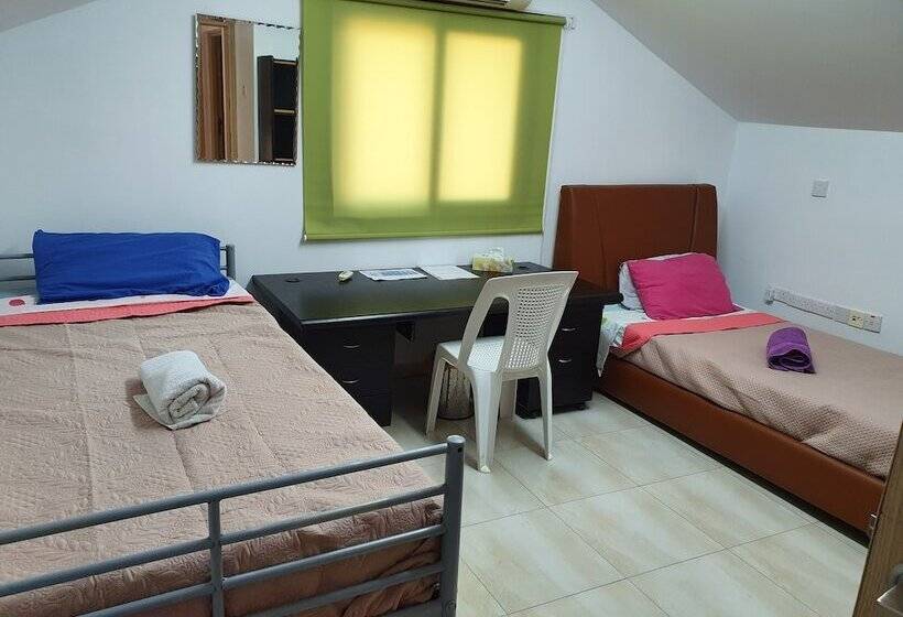 بنسيون Acticon Rooms Larnaca