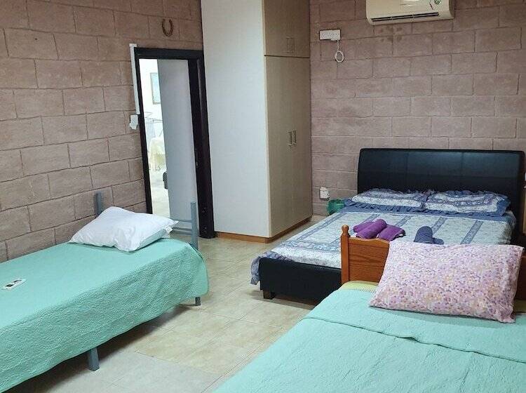 بنسيون Acticon Rooms Larnaca