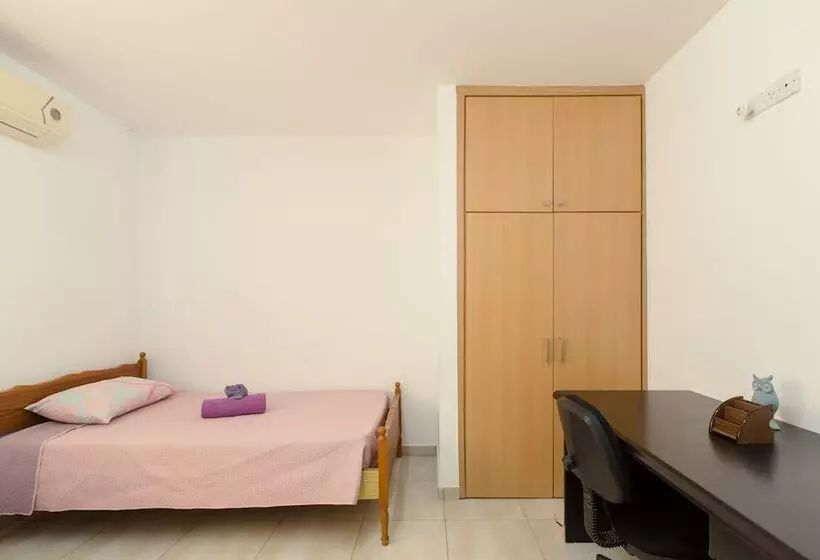پانسیون Acticon Rooms Larnaca
