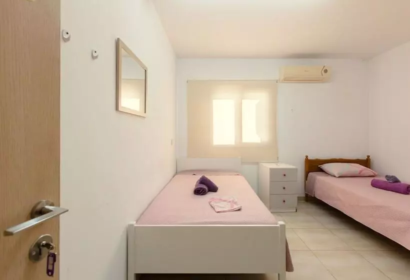پانسیون Acticon Rooms Larnaca